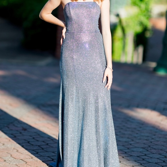 Size 0 Blue purple iridescent strapless prom gown. Lace up. B Darlin - Picture 5 of 9